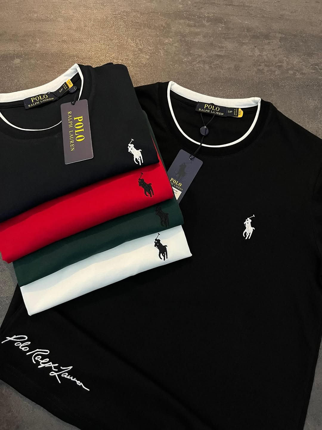 MW - Round Neck T-Shirts